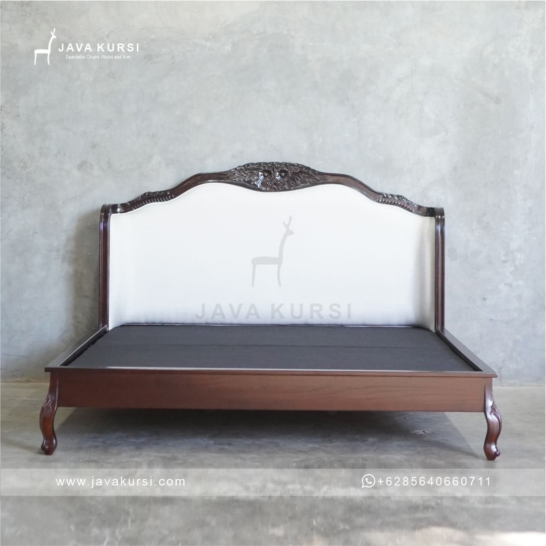 Tempat Tidur Jati Klasik Minimalis