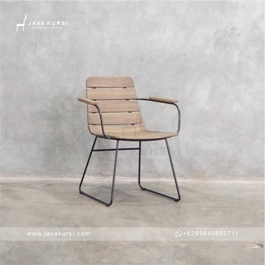 kursi tangan industrial jati, kursi industrial kayu jati, kursi tangan jati modern, kursi berlengan kayu jati, kursi jati gaya industrial, armchair industrial jati, kursi kayu jati minimalis, kursi industrial modern, kursi ruang tamu jati, kursi ruang keluarga, kursi cafe industrial, kursi restoran modern, furniture kayu jati, furniture Jepara, JavaKursi