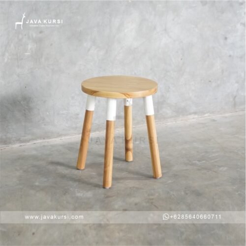 stool cafe bulat kayu jati, stool kayu jati, kursi stool cafe, bangku bulat kayu jati, stool cafe minimalis, furniture cafe, kursi cafe jati, furniture Jepara, stool minimalis modern, kursi cafe kayu, java kursi